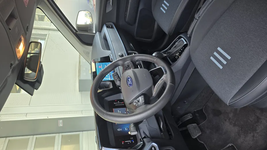 FORD Tourneo Courier Tourneo Courier 1.0 EcoBoost Active aut