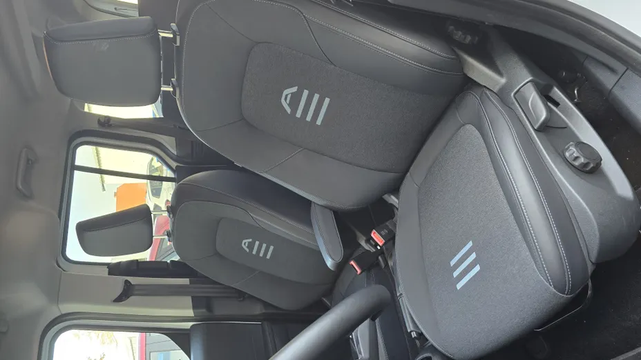 FORD Tourneo Courier Tourneo Courier 1.0 EcoBoost Active aut