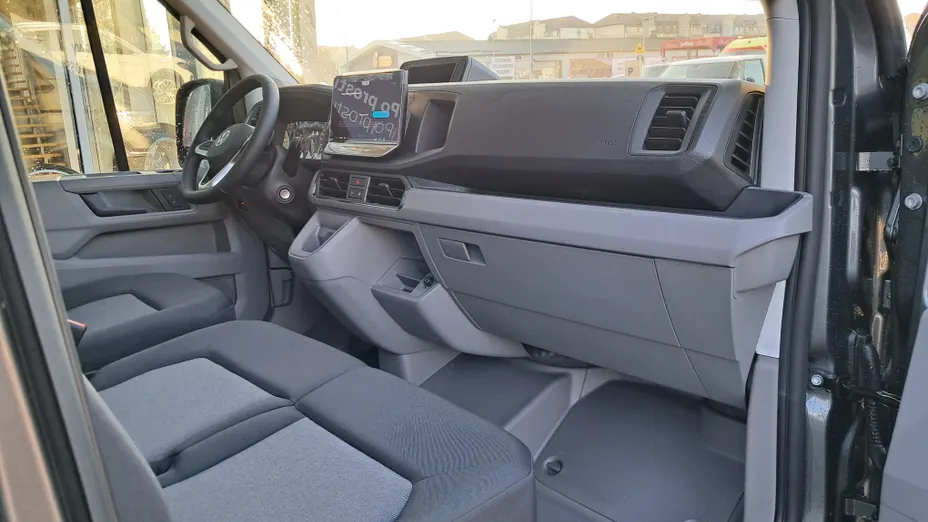 VOLKSWAGEN Crafter Crafter 35 BiTDI (16,4m3) Aut. Nowy