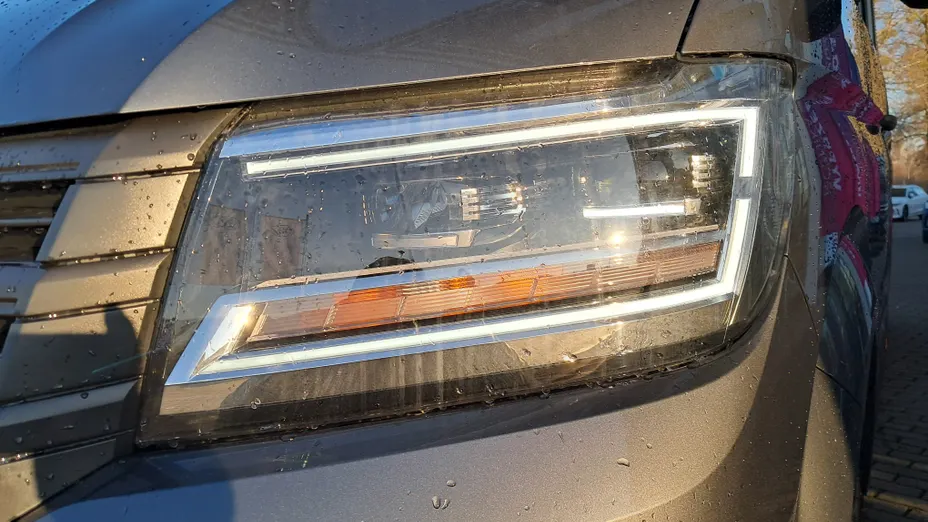 VOLKSWAGEN Crafter Crafter 35 BiTDI (16,4m3) Aut. Nowy