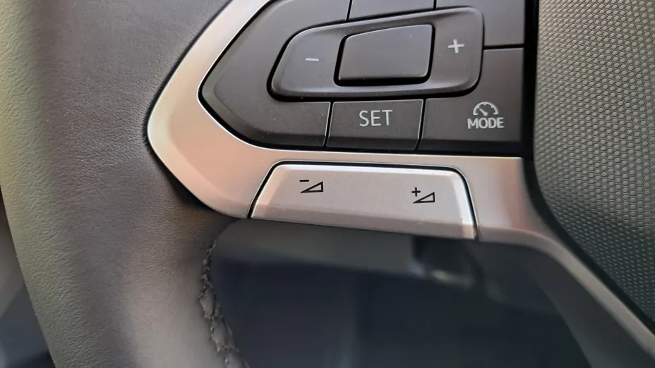 VOLKSWAGEN Crafter Crafter 35 BiTDI (16,4m3) Aut. Nowy