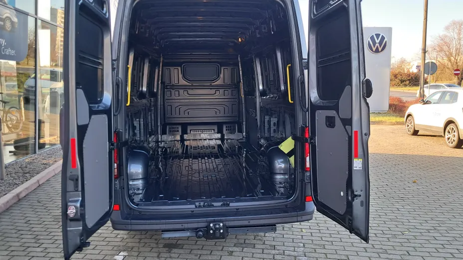 VOLKSWAGEN Crafter Crafter 35 BiTDI (16,4m3) Aut. Nowy
