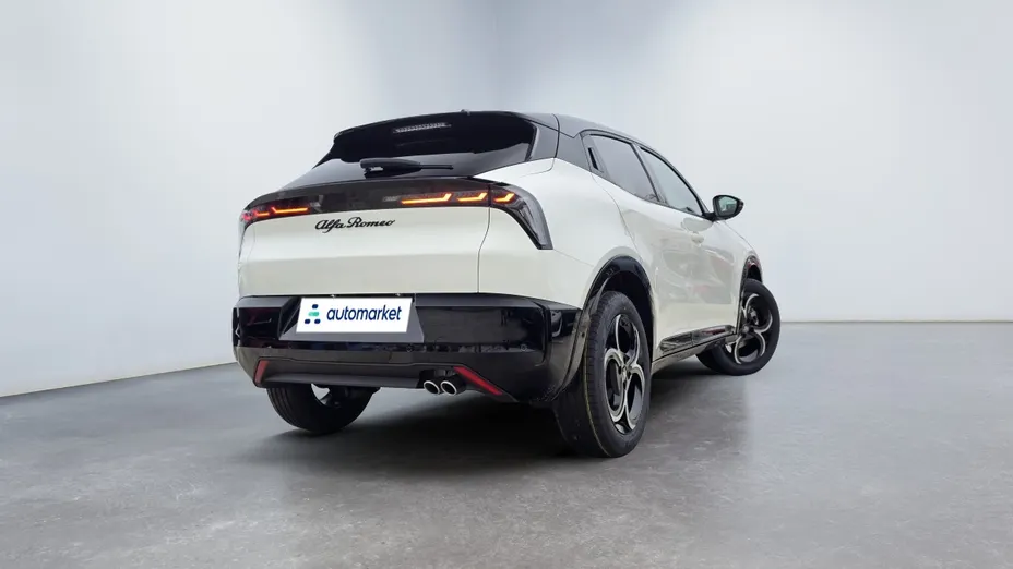 ALFA ROMEO Junior Junior 1.2 mHEV Ibrida eDCT Nowy