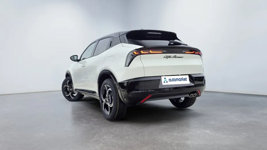 ALFA ROMEO Junior Junior 1.2 mHEV Ibrida eDCT Nowy