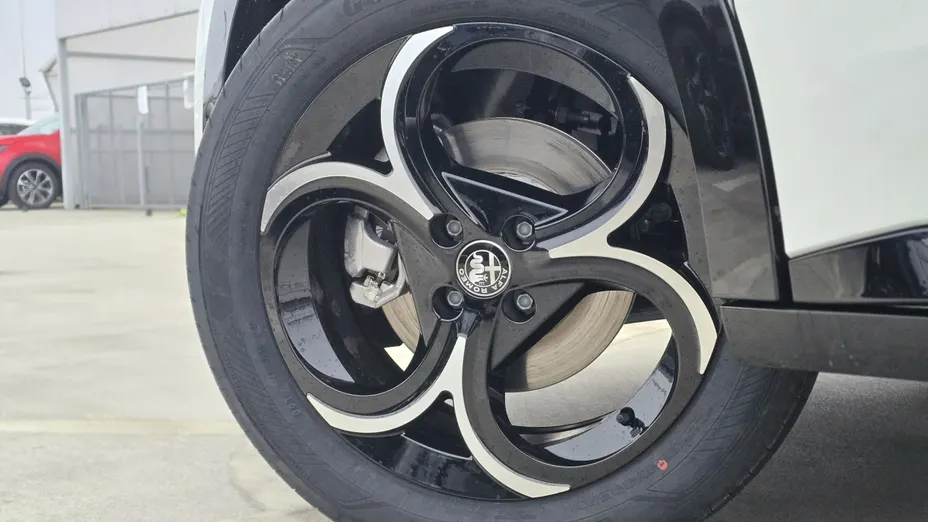 ALFA ROMEO Junior Junior 1.2 mHEV Ibrida eDCT Nowy