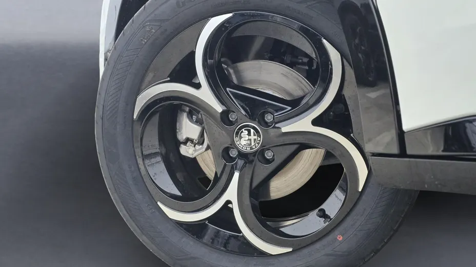 ALFA ROMEO Junior Junior 1.2 mHEV Ibrida eDCT Nowy