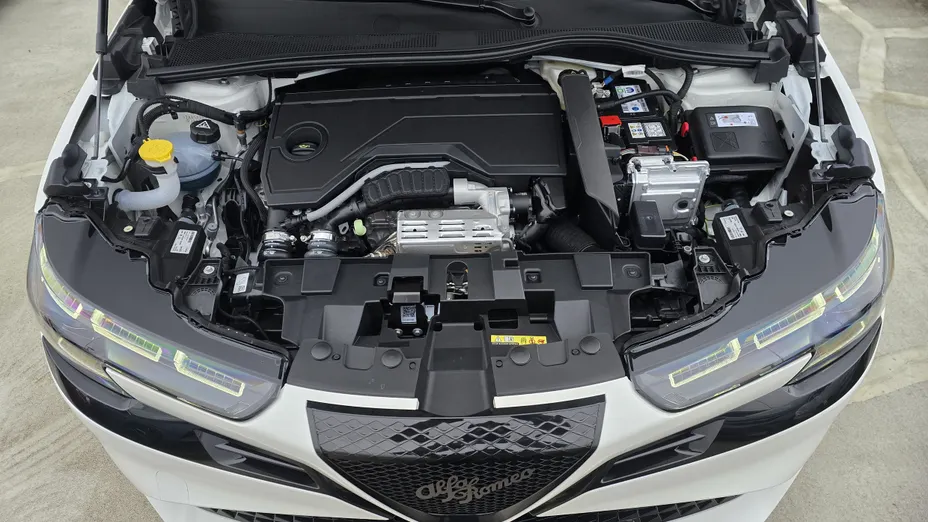 ALFA ROMEO Junior Junior 1.2 mHEV Ibrida eDCT Nowy