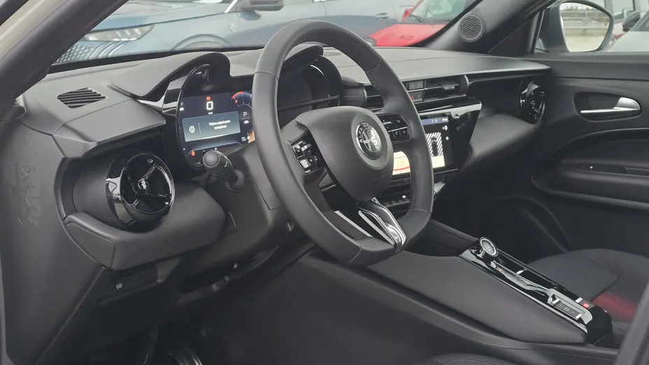 ALFA ROMEO Junior Junior 1.2 mHEV Ibrida eDCT Nowy