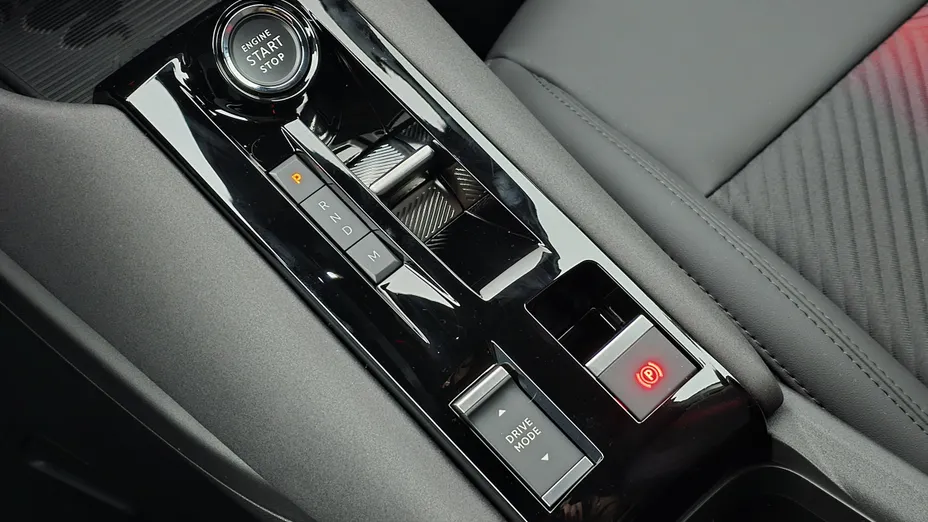 ALFA ROMEO Junior Junior 1.2 mHEV Ibrida eDCT Nowy