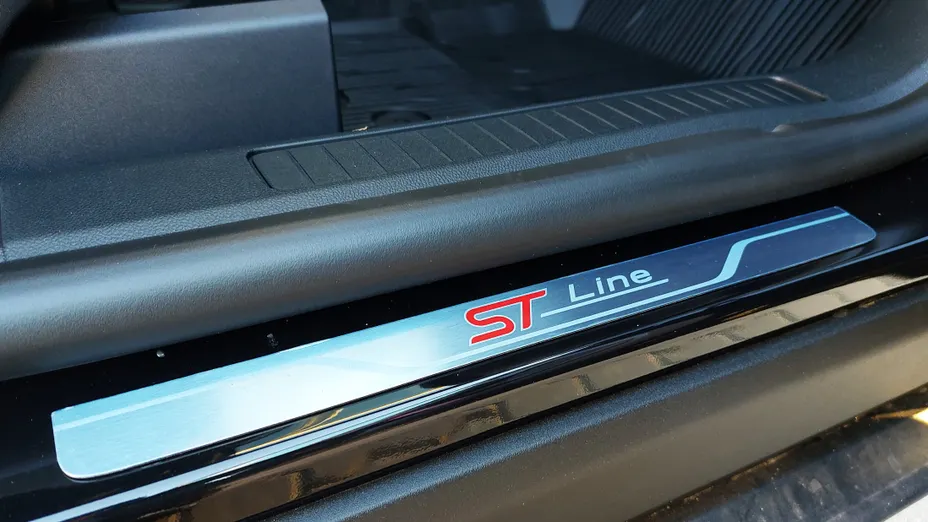 FORD Kuga Kuga 2.5 FHEV FWD ST-Line X eCVT Nowy