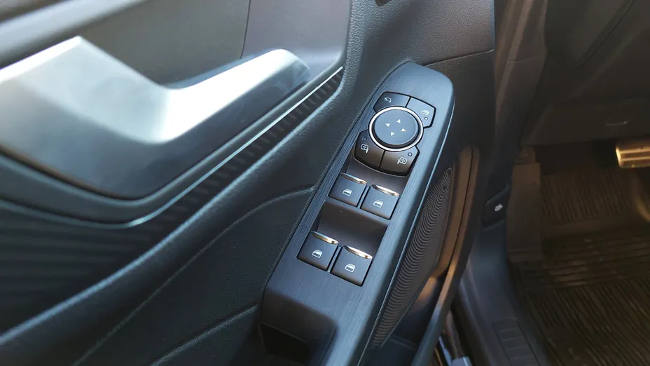 FORD Kuga Kuga 2.5 FHEV FWD ST-Line X eCVT Nowy