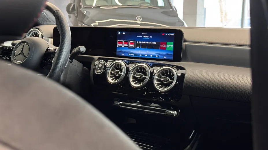 MERCEDES-BENZ A Klasa A 200 AMG Line 7G-DCT