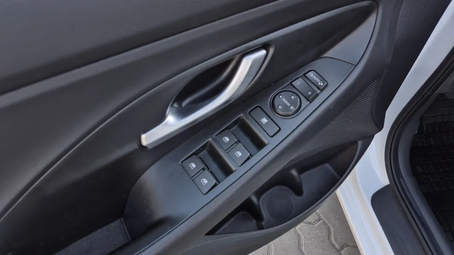 HYUNDAI i30 i30 1.0 T-GDI Smart