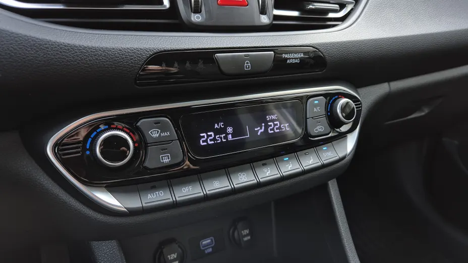 HYUNDAI i30 i30 1.0 T-GDI Smart