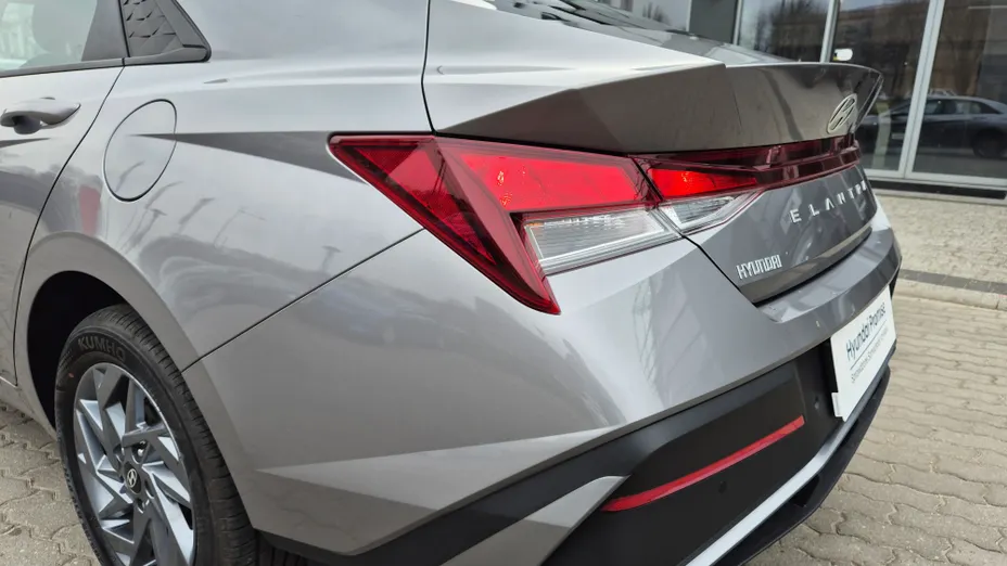 HYUNDAI Elantra Elantra 1.6 Modern CVT