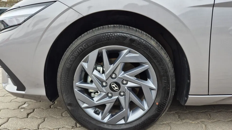 HYUNDAI Elantra Elantra 1.6 Modern CVT