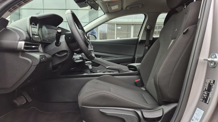 HYUNDAI Elantra Elantra 1.6 Modern CVT