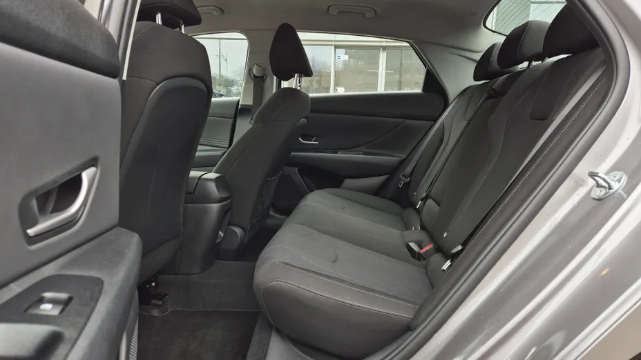 HYUNDAI Elantra Elantra 1.6 Modern CVT