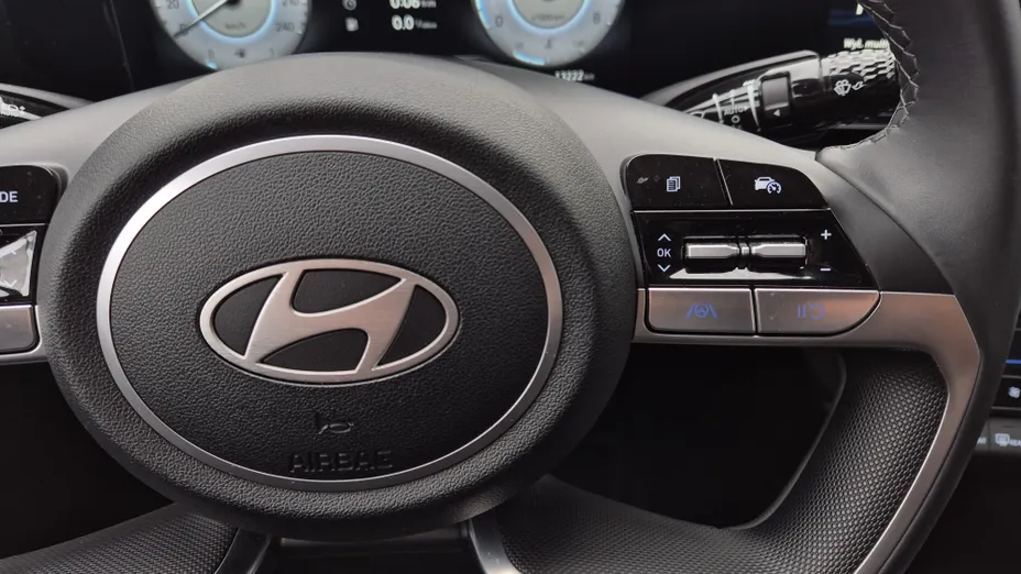 HYUNDAI Elantra Elantra 1.6 Modern CVT