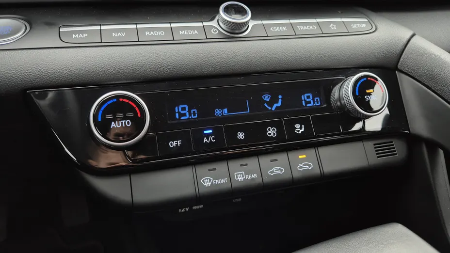 HYUNDAI Elantra Elantra 1.6 Modern CVT