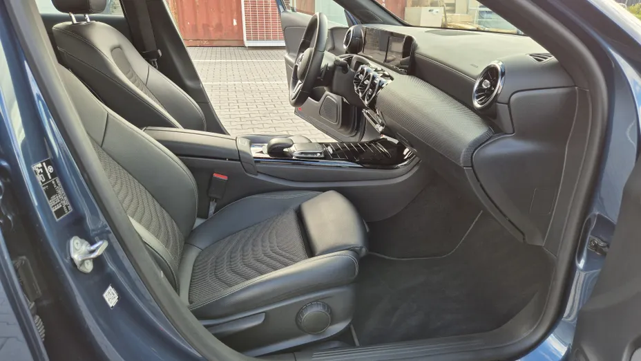 MERCEDES-BENZ A Klasa A 180 Style 7G-DCT