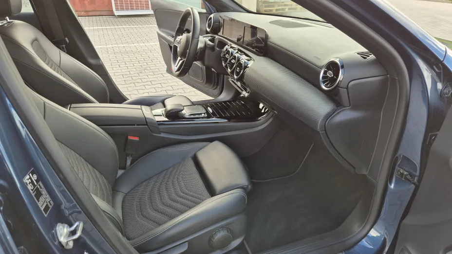 MERCEDES-BENZ A Klasa A 180 Style 7G-DCT