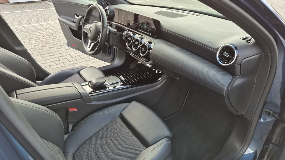 MERCEDES-BENZ A Klasa A 180 Style 7G-DCT