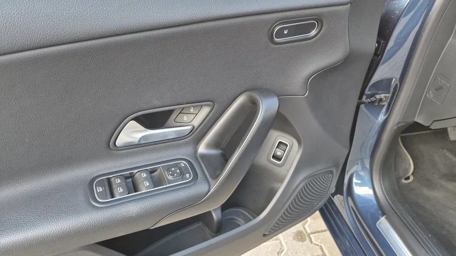 MERCEDES-BENZ A Klasa A 180 Style 7G-DCT