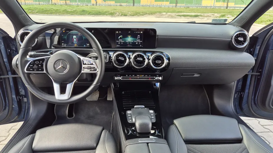 MERCEDES-BENZ A Klasa A 180 Style 7G-DCT