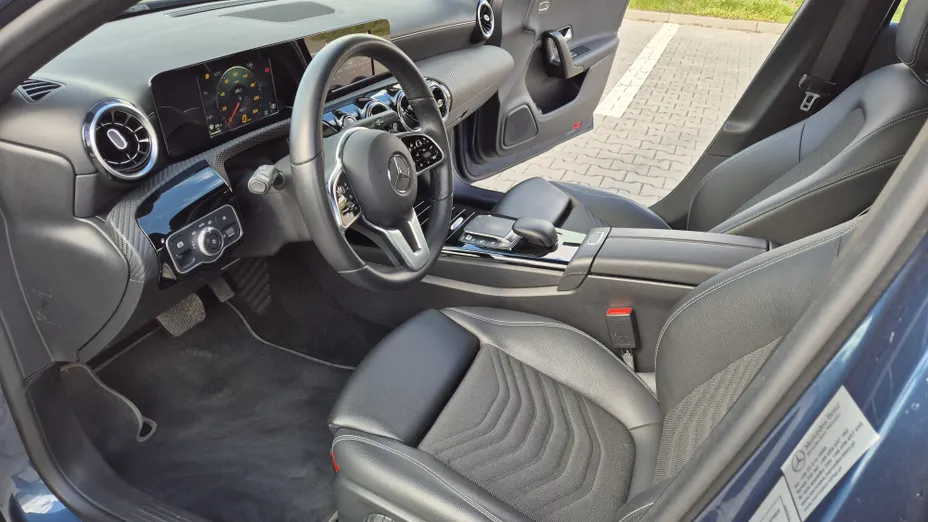 MERCEDES-BENZ A Klasa A 180 Style 7G-DCT