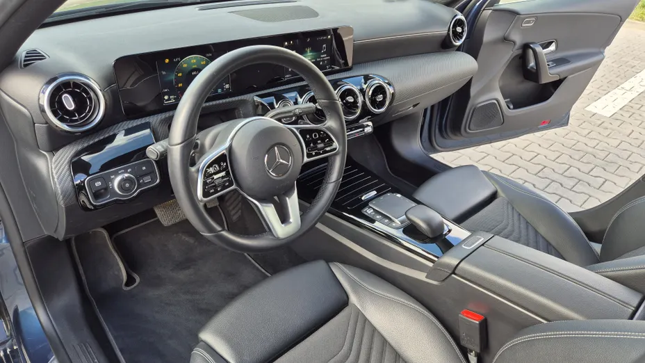 MERCEDES-BENZ A Klasa A 180 Style 7G-DCT