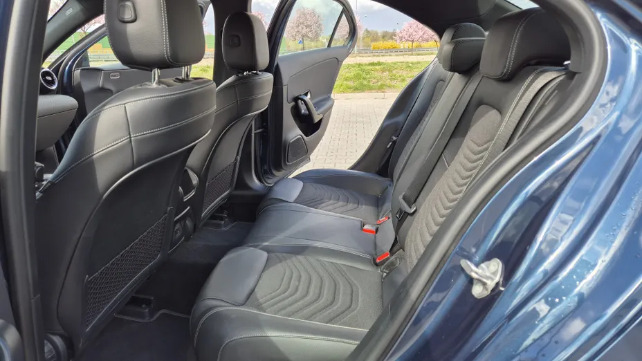 MERCEDES-BENZ A Klasa A 180 Style 7G-DCT