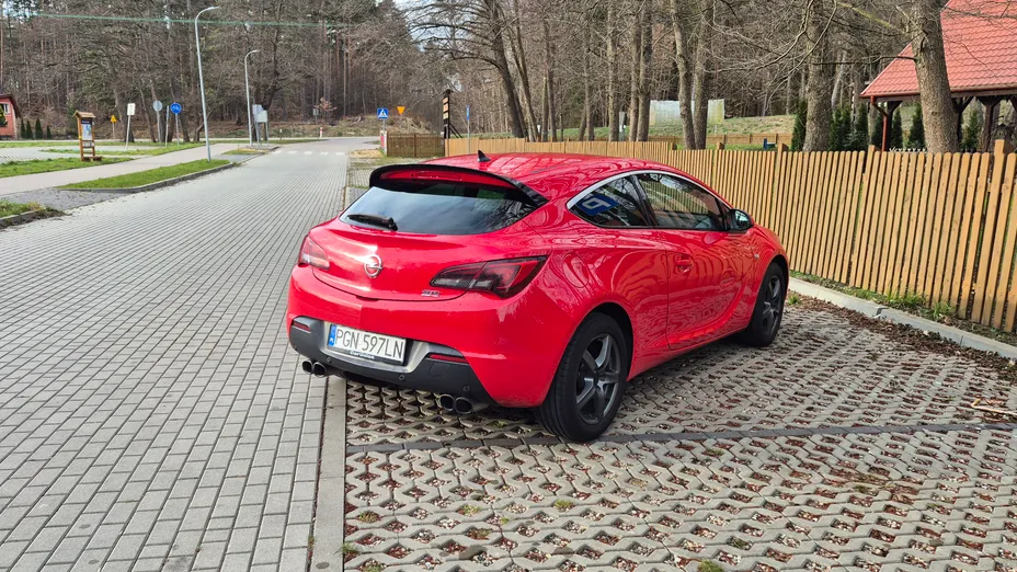 OPEL Astra Astra IV GTC 1.6 T Enjoy
