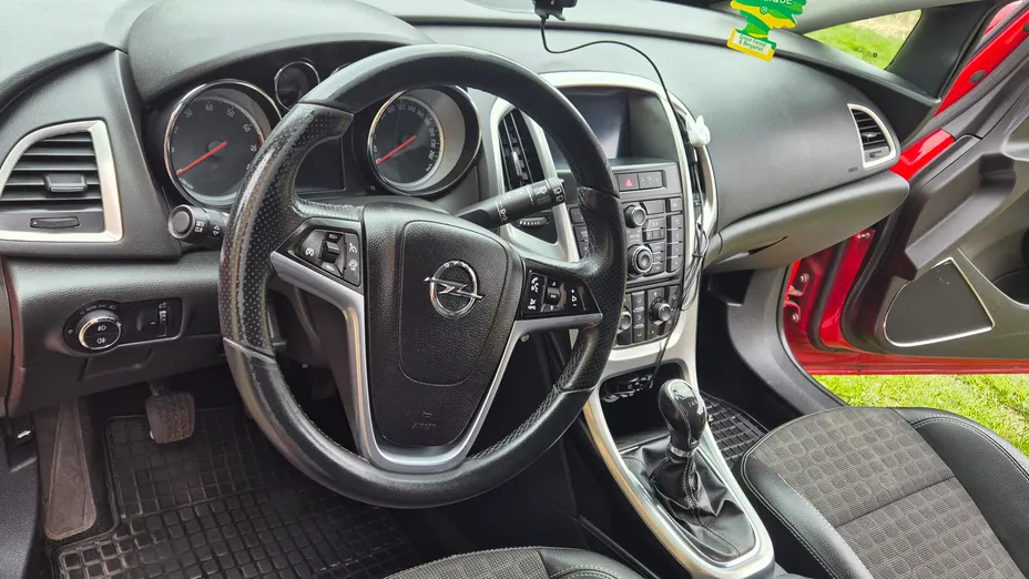 OPEL Astra Astra IV GTC 1.6 T Enjoy