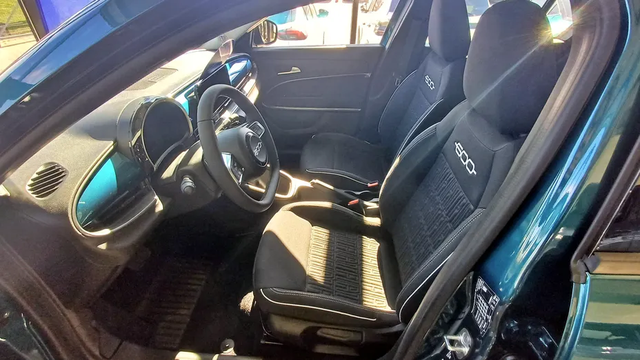FIAT 600 600 1.2 Turbo Hybrid Pop eDCT Nowy