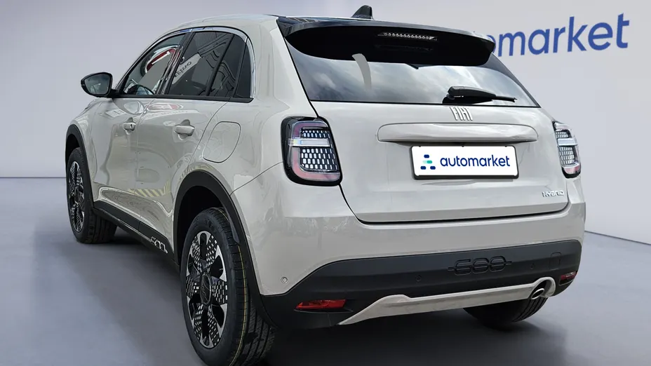 FIAT 600 600 1.2 Turbo Hybrid La Prima eDCT Nowy