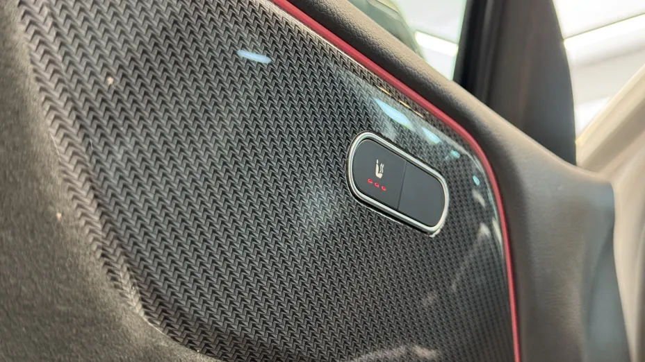 MERCEDES-BENZ GLB GLB 200 AMG Line 7G-DCT