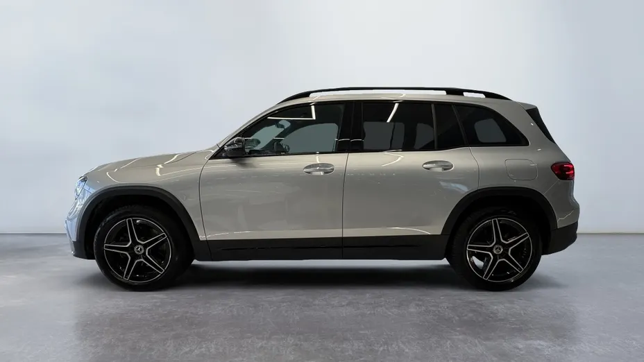 MERCEDES-BENZ GLB GLB 200 AMG Line 7G-DCT