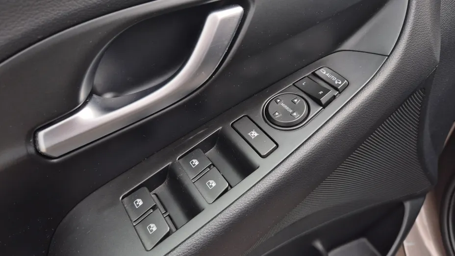 HYUNDAI i30 i30 1.0 T-GDI Smart