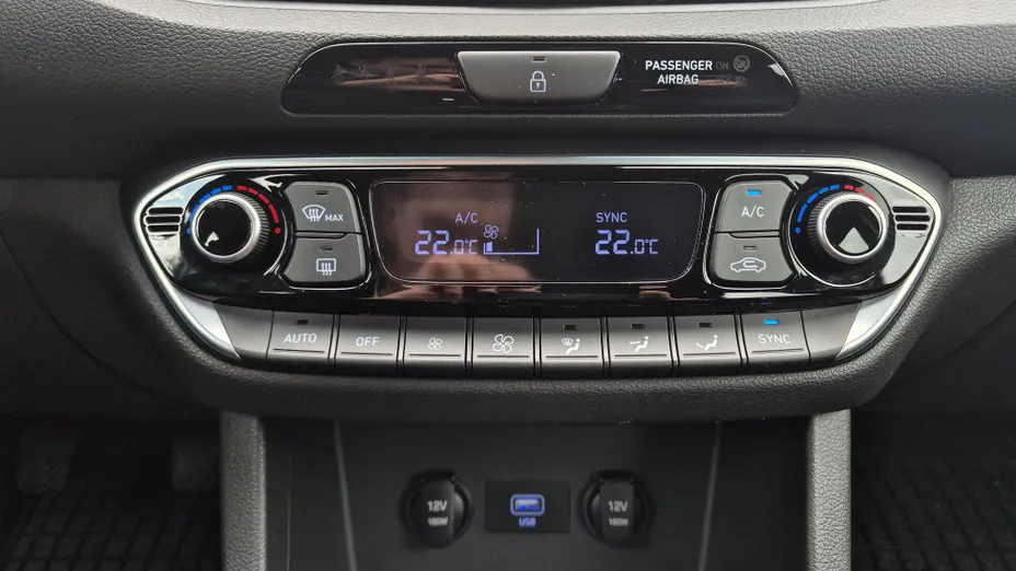 HYUNDAI i30 i30 1.0 T-GDI Smart