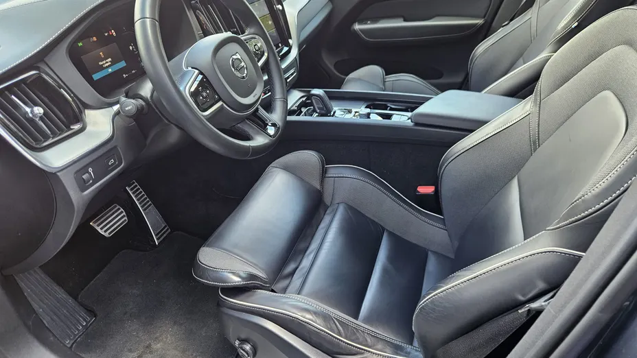 VOLVO XC60 XC60 B5 D AWD R-Design aut