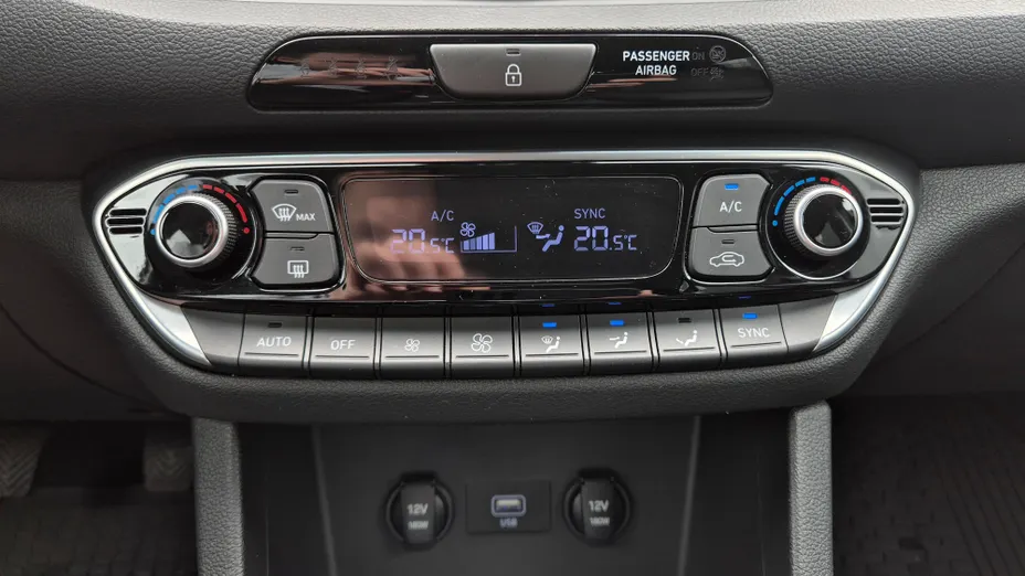 HYUNDAI i30 i30 1.0 T-GDI Smart