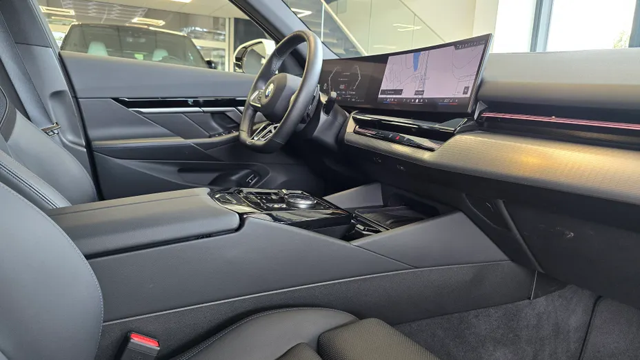 BMW Seria 5 520i mHEV M Sport aut