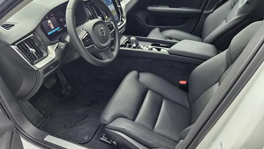 VOLVO S60 S60 B5 B AWD Plus Dark aut