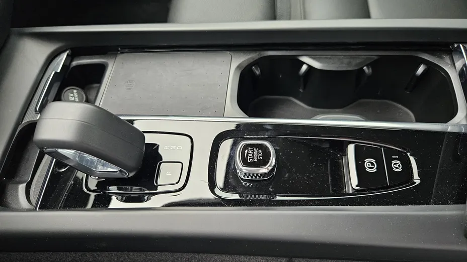 VOLVO S60 S60 B5 B AWD Plus Dark aut