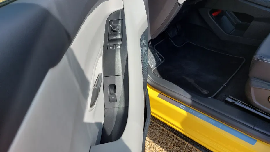 FORD Capri Capri 77 kWh Premium RWD Nowy