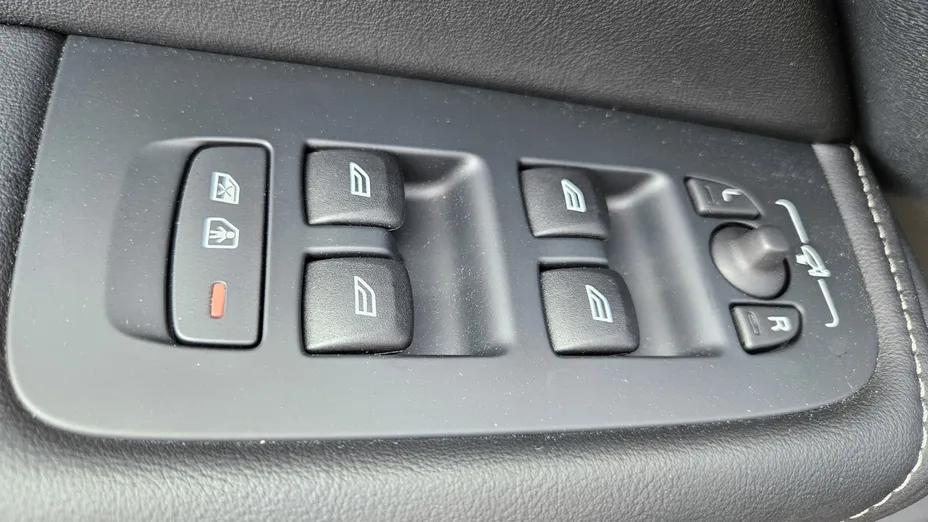 VOLVO XC60 XC60 B5 B AWD Ultra Black Edition aut