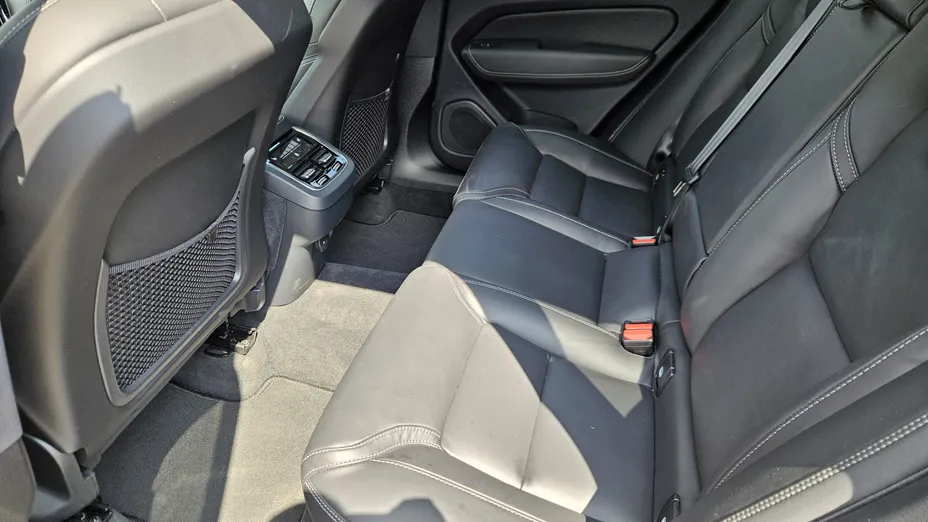 VOLVO XC60 XC60 B5 B AWD Ultra Black Edition aut