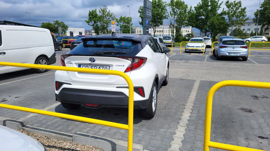 TOYOTA C-HR C-HR 1.8 Hybrid Business