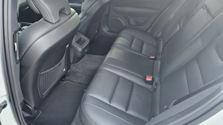 VOLVO V60 V60 B4 B Plus Dark aut